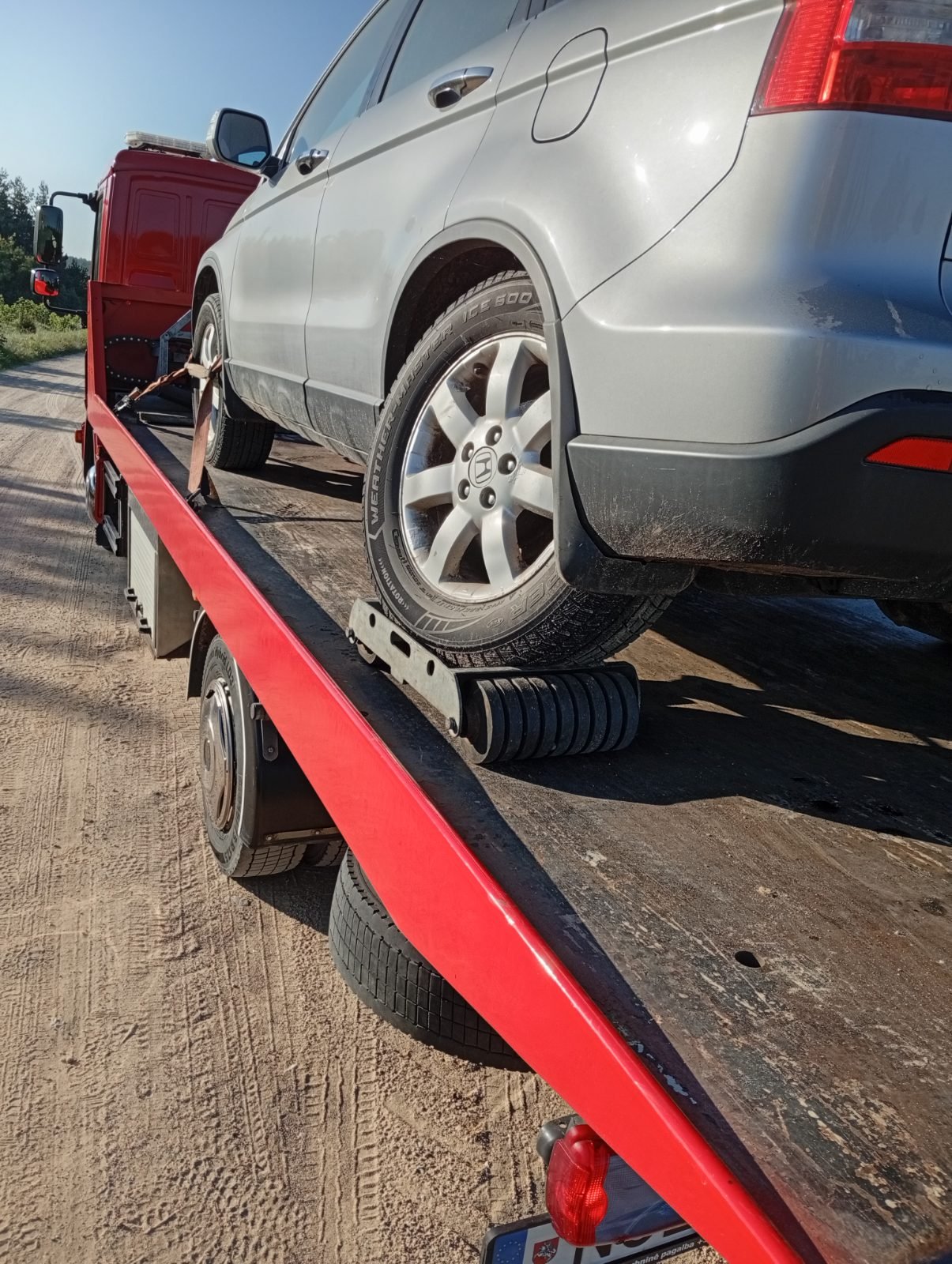 Sugedusių ir po avarijos automobilių transportavimas